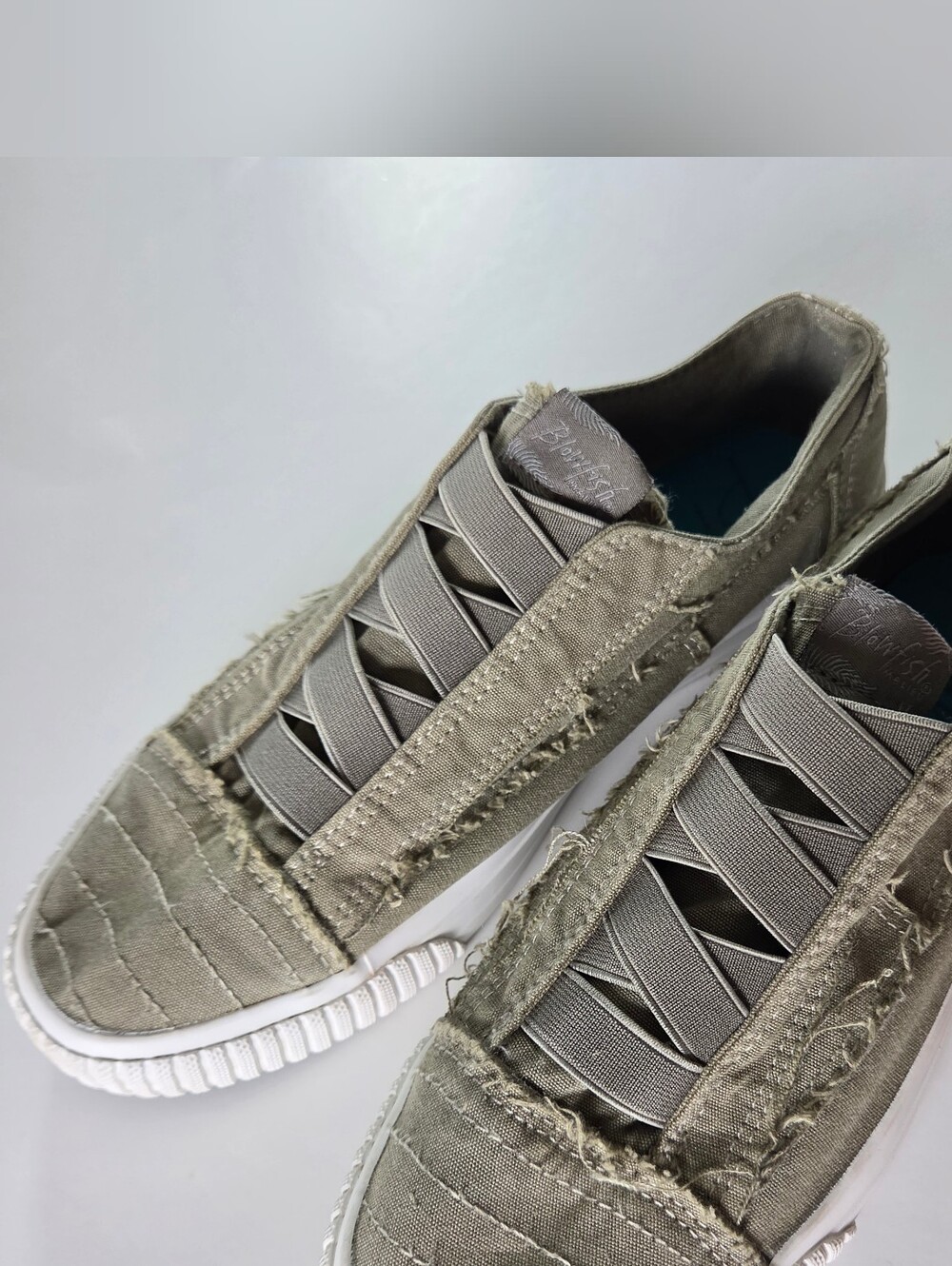 Blowfish Malibu Marley Olive Green Distressed Canvas Slip On Sneakers Boho Comfy